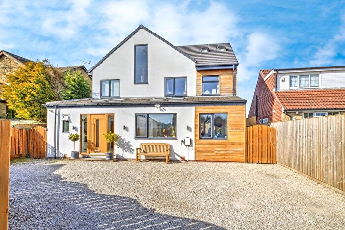 6 Bedroom Detached House For Sale In Emville Avenue, Leeds, LS17