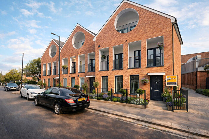 19 Bedroom Land For Sale In Queensway, Enfield, EN3