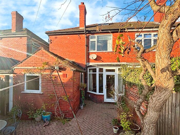 3 Bedroom Semi Detached House For Sale In Thorne Road, Doncaster, South Yorkshire, DN2