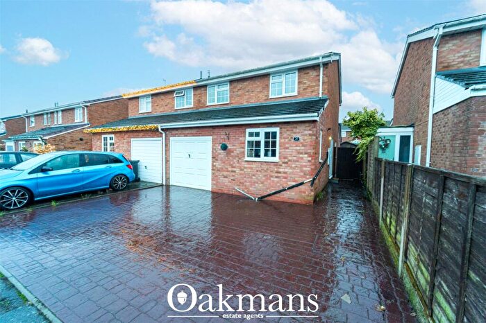 3 Bedroom Semi Detached House For Sale In Woburn Close, Bromsgrove, Worcestershire, B61