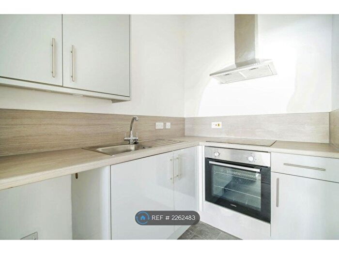 1 Bedroom Flat To Rent In Mendip Manor, Weston-Super-Mare, BS23