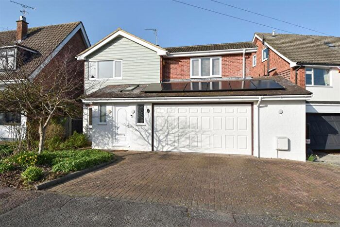 4 Bedroom Detached House For Sale In Plovers Mead, Wyatts Green, Brentwood, CM15