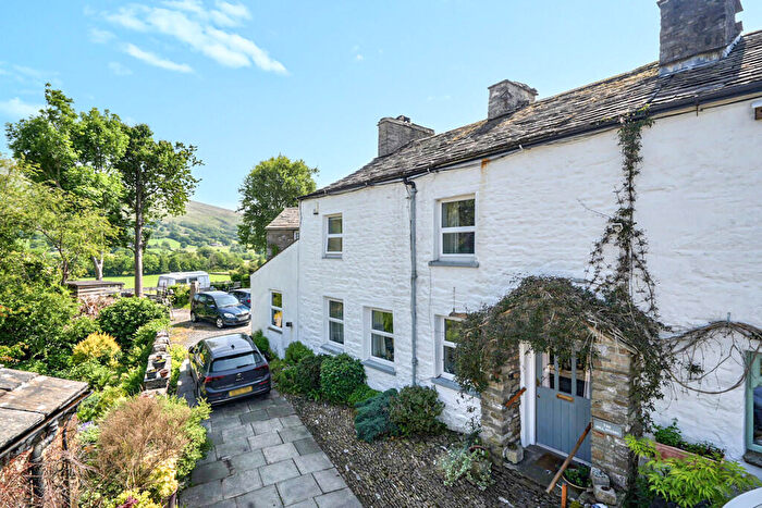 3 Bedroom Cottage To Rent In The Hill Studio, Main Street, Dent, LA10