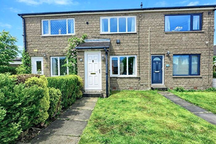 2 Bedroom Property For Sale In Bowling Green Court, Stainland, HX4