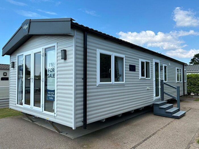 2 Bedroom Park Home For Sale In Halt Road, Goonhavern, Truro, TR4