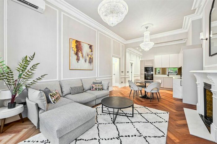 2 Bedroom Flat To Rent In Nevern Square, Earls Court, SW5