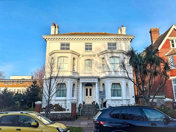 3 Bedroom Flat For Sale In Devonshire Place, Eastbourne, BN21