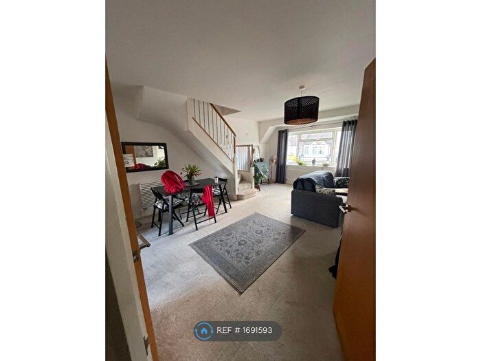 2 Bedroom Maisonette To Rent In Lower Addiscombe Road, London, CR0