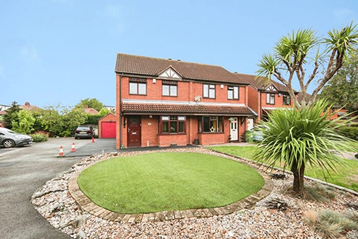 3 Bedroom Semi-Detached House For Sale In Lambourne Grove, Fordbridge, Birmingham, B37
