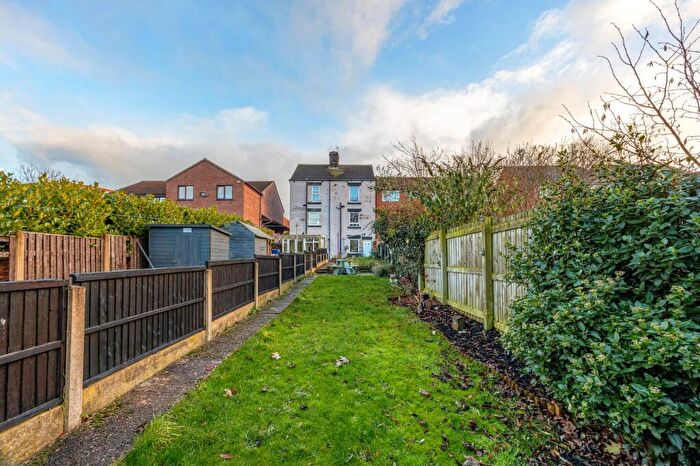 2 Bedroom Terraced House For Sale In Greenfoot Lane, Barnsley, S75