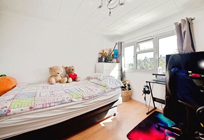 3 Bedroom Terraced House For Sale In Nicholls Field, Harlow, CM18