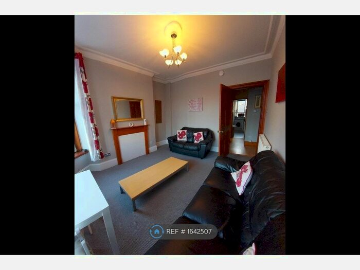 2 Bedroom Flat To Rent In Rosemount Place, Aberdeen, AB25