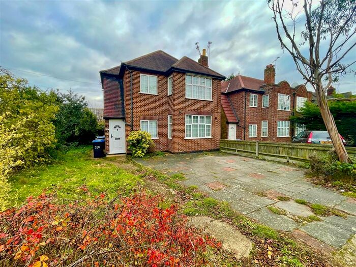 2 Bedroom Flat To Rent In Woodcock Hill, Kenton, Harrow, HA3