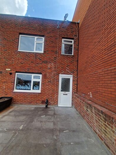 4 Bedroom Flat To Rent In Farnham Road, Slough, SL1