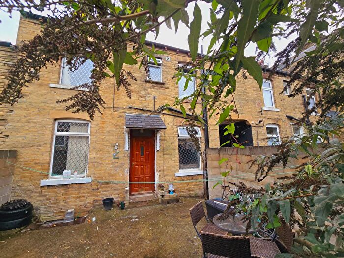 3 Bedroom Terraced House To Rent In St. Leonards Road, Bradford, BD8