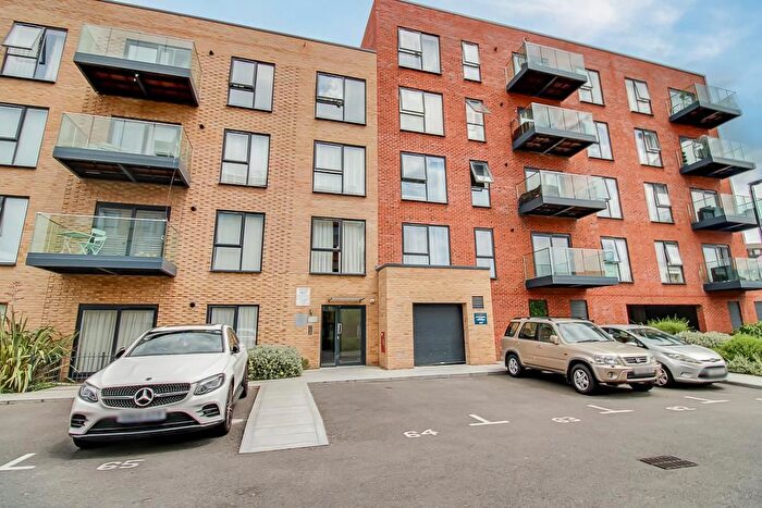 2 Bedroom Flat For Sale In Prospects Place, Fairfax Drive, Westcliff-On-Sea, SS0