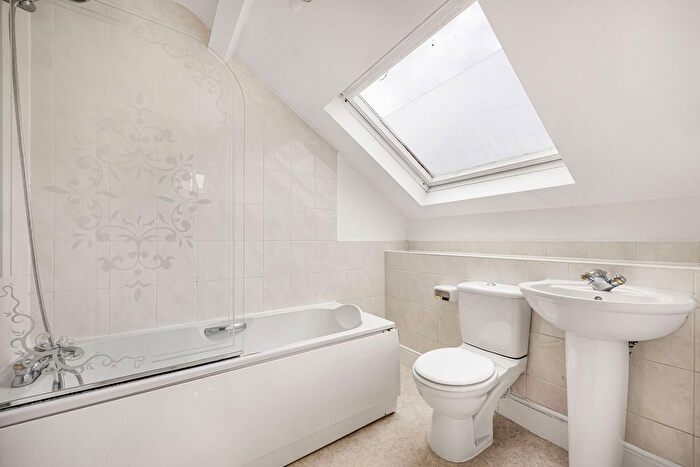 2 Bedroom Flat For Sale In Hazelhurst, , Eldorado Road, Cheltenham, GL50