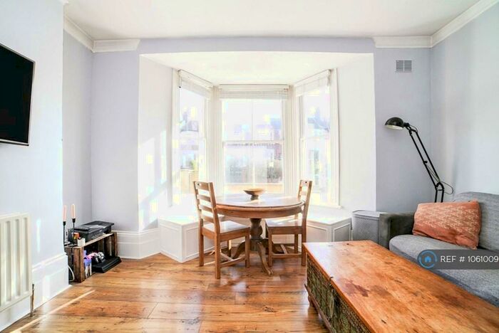 1 Bedroom Flat To Rent In Charlton, Greenwich, London, SE7