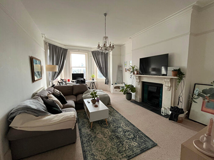 1 Bedroom Apartment To Rent In Cambridge Road, BN3