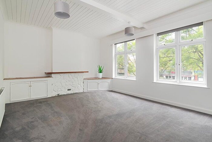 3 Bedroom Maisonette To Rent In Upper Richmond Road West, SW14
