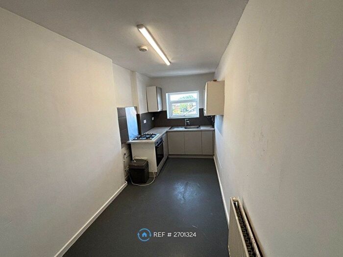 1 Bedroom Flat To Rent In Bury New Road, Salford, M7