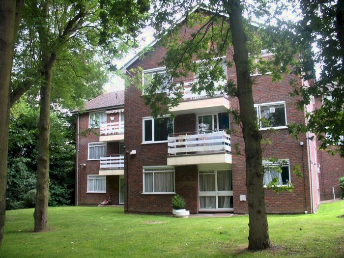 2 Bedroom Flat To Rent In Dingle Court, Aran Drive, Stanmore, Middlesex, HA7