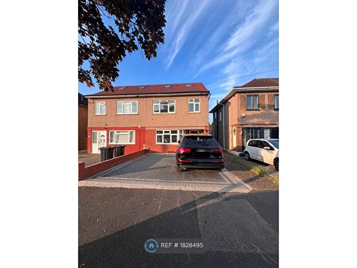 6 Bedroom Semi-Detached House To Rent In Lansbury Drive, Hayes, UB4