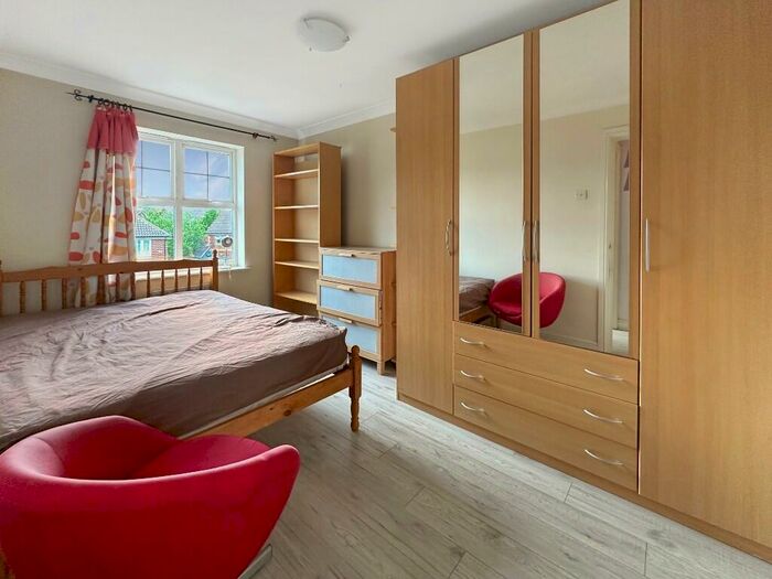 1 Bedroom House Of Multiple Occupation To Rent In Delisle Road, London, SE28