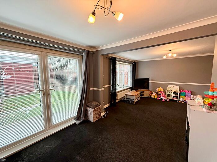 3 Bedroom Terraced House For Sale In Church Walk, Newcastle Upon Tyne, NE6