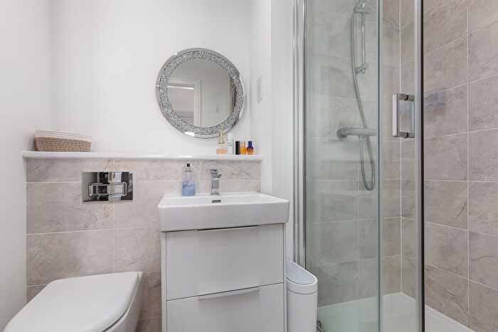 2 Bedroom Flat For Sale In (Flat ) Poppy Cruik, Cammo, Edinburgh, EH4