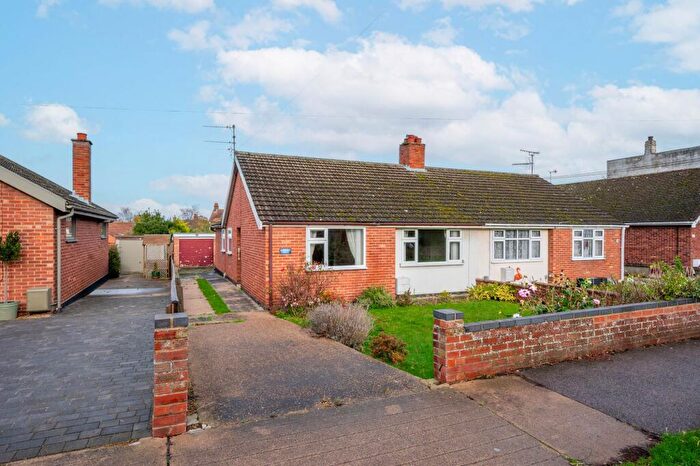 3 Bedroom Bungalow For Sale In Dell Road, Oulton Broad South, NR33