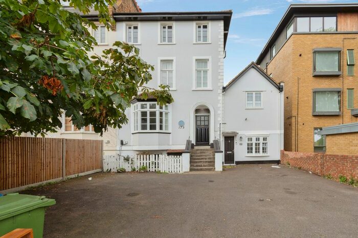 1 Bedroom Flat To Rent In Merton Road, London, SW19