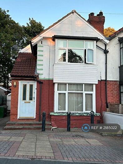 2 Bedroom Flat To Rent In Roxholme Terrace, Leeds, LS7