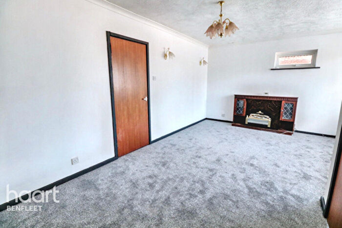 2 Bedroom Detached Bungalow For Sale In New Road, Canvey Island, SS8