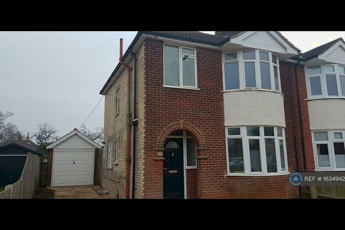 3 Bedroom Semi-Detached House To Rent In Severn Road, Ipswich, IP3