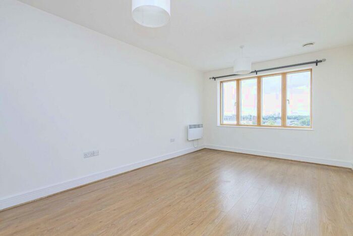 2 Bedroom Flat To Rent In Drayton Green Road, London, W13