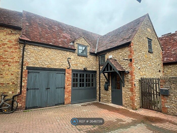 3 Bedroom End Of Terrace House To Rent In Rossalyn House, Bicester, OX26