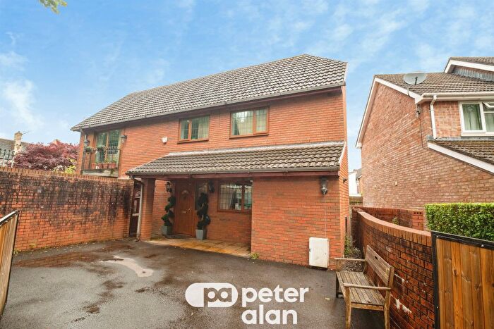 3 Bedroom Detached House For Sale In Gabalfa Avenue, Cardiff, CF14