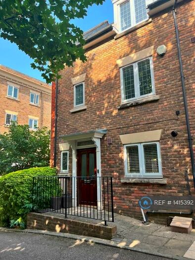 4 Bedroom End Of Terrace House To Rent In Sheridan Place, Bromley, BR1