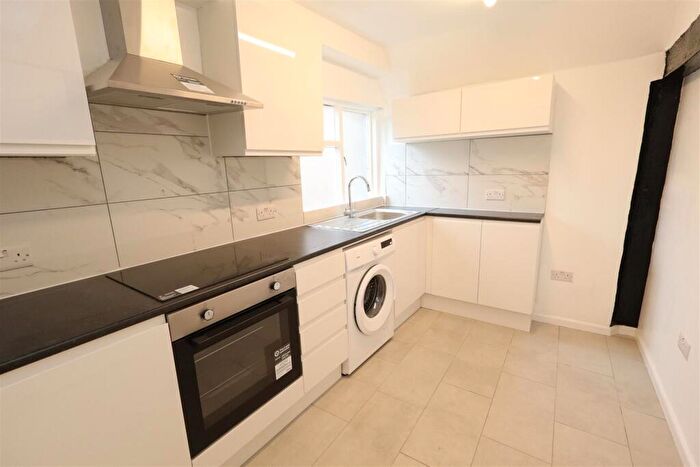 3 Bedroom Apartment To Rent In High Street, Hemel Hempstead, HP1