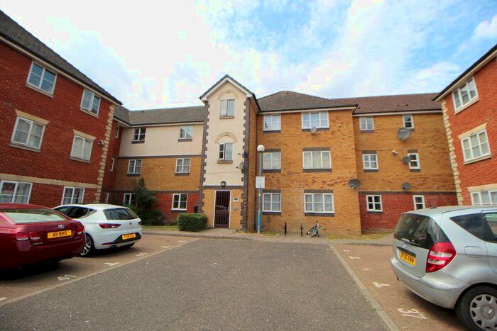 2 Bedroom Flat To Rent In St Aidans Court, Barking, IG11