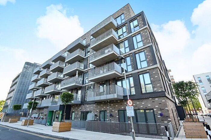 2 Bedroom Flat To Rent In Windsor Road, Slough, SL1