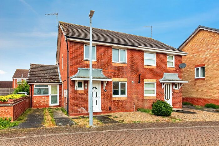 3 Bedroom Semi-Detached House For Sale In Godwit Close, Whittlesey, Peterborough, PE7