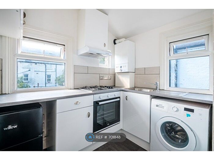 2 Bedroom Flat To Rent In Sunnyhill Road, London, SW16