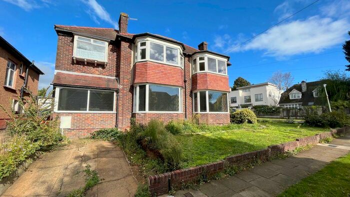 2 Bedroom Flat To Rent In Hove Park Road, Hove, East Sussex, BN3