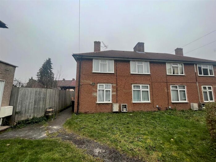 1 Bedroom Maisonette To Rent In Lake Gardens, Dagenham, RM10