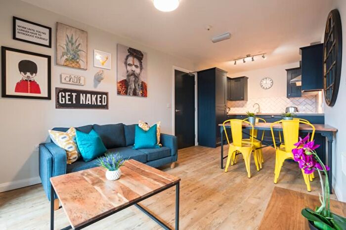 3 Bedroom Flat To Rent In Byron Street, Newcastle, NE2