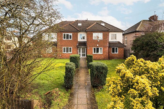 2 Bedroom Property For Sale In Flat, Headstone Lane, Harrow, HA2