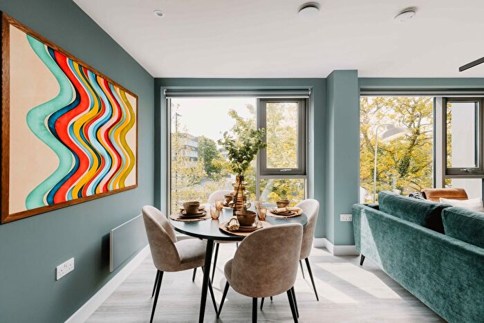 2 Bedroom Flat To Rent In Inkwell Place, Birmingham, B16