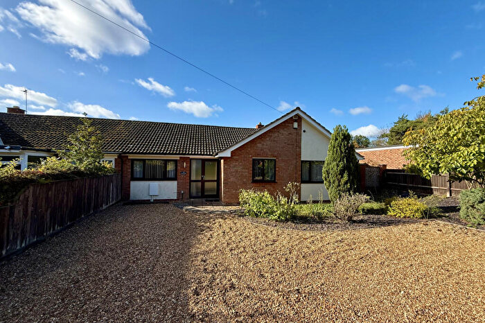 3 Bedroom Bungalow For Sale In Church Road, Great Stukeley, Huntingdon, Cambridgeshire, PE28